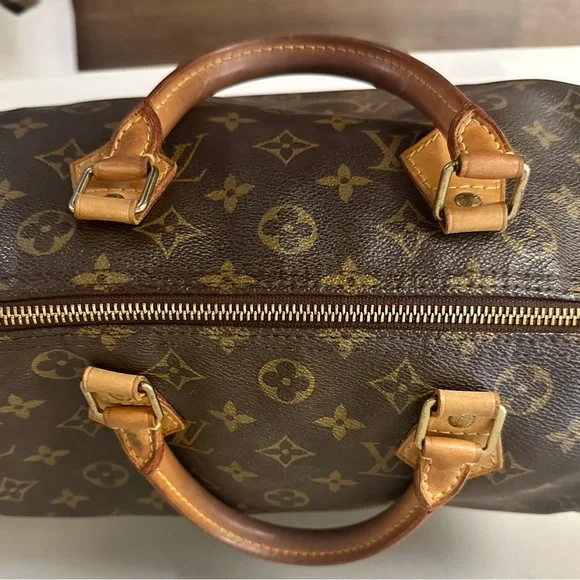 Louis Vuitton Monogram Canvas Speedy 30 - Picture 10 of 15